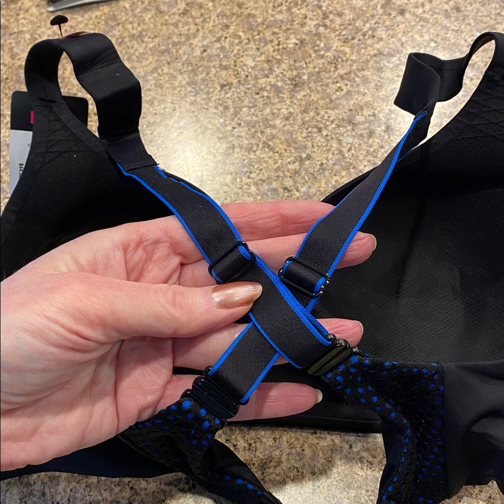 Maidenform Sport Sports Bra Convertible Low Impact 34A Black Blue - Picture 9 of 16